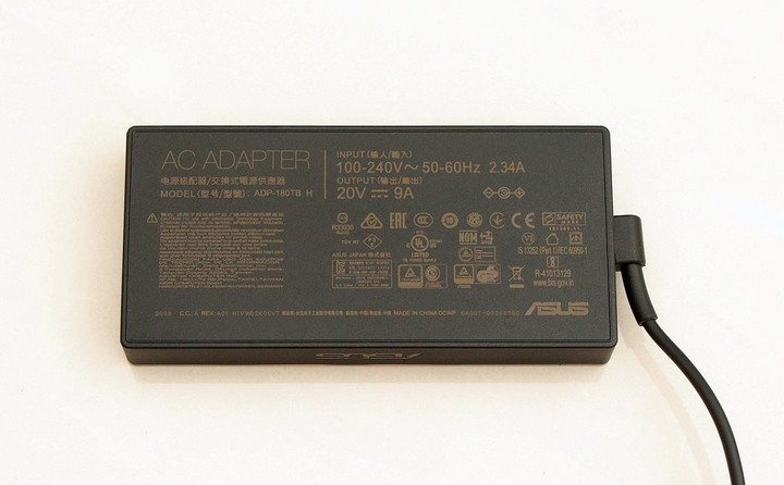 新一代香香機 ASUS TUF GAMING A15 FA506 開箱