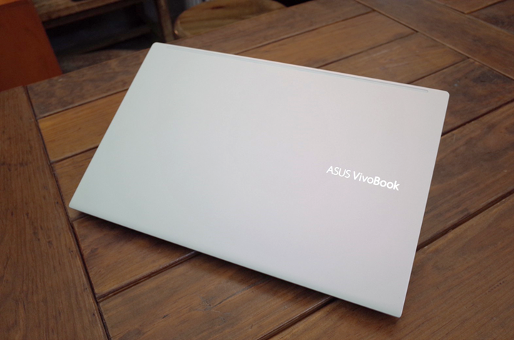 ASUS VivoBook S533 15.6吋 幻彩白,白色控必敗款開箱分享!