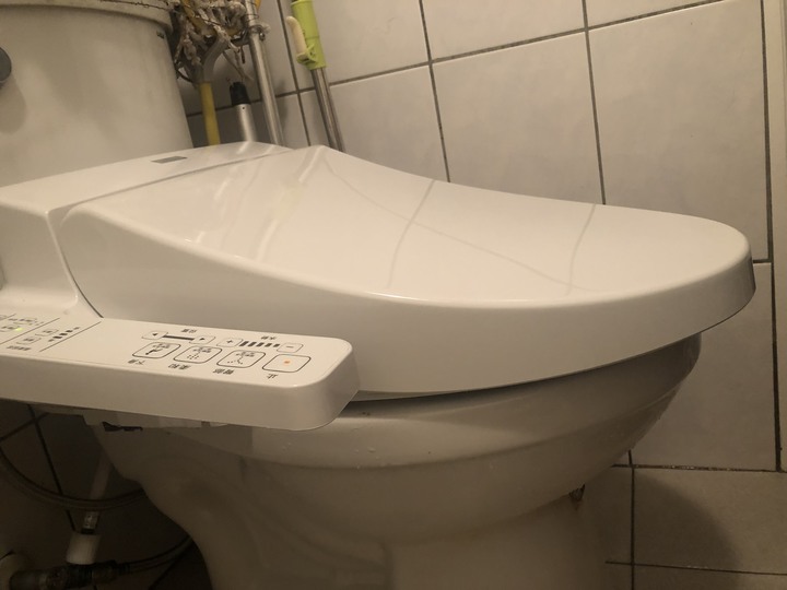 TOTO Washlet TCF6601T(長型馬桶的蓋裝在短型馬桶)