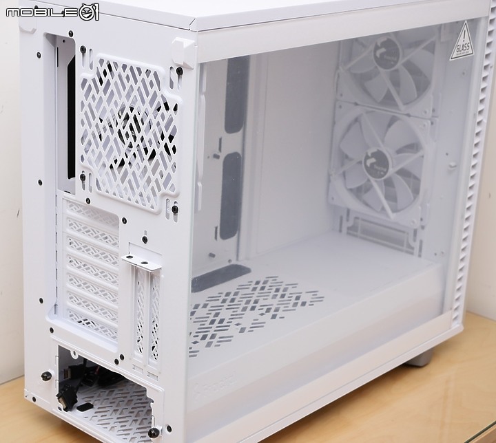 白之美，雙上蓋彈性擴充 FD Define 7 TG White 開箱