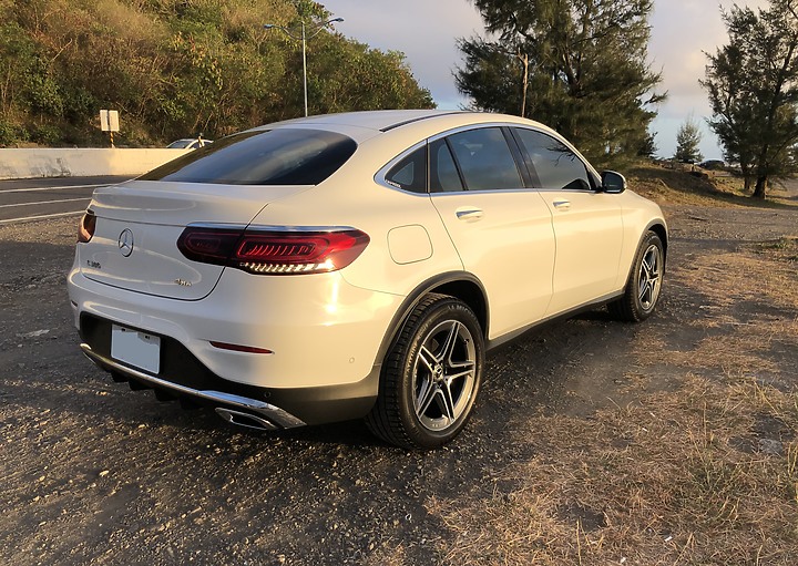 開箱 - GLC 300 COUPE 2020 白