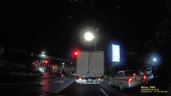 點我看大圖 Mio 798 是近年用過畫質最差的行車記錄器!!!(內有Mio 798 vs Vico opia I測試)