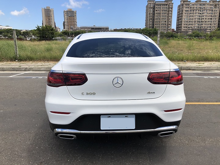 開箱 - GLC 300 COUPE 2020 白