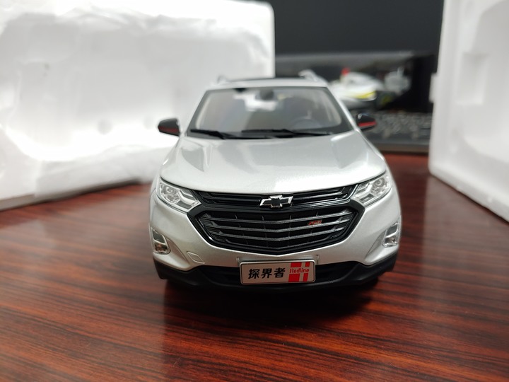 [開箱]1/18 CHEVROLET EQUINOX