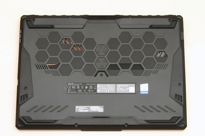 新一代香香機 ASUS TUF GAMING A15 FA506 開箱