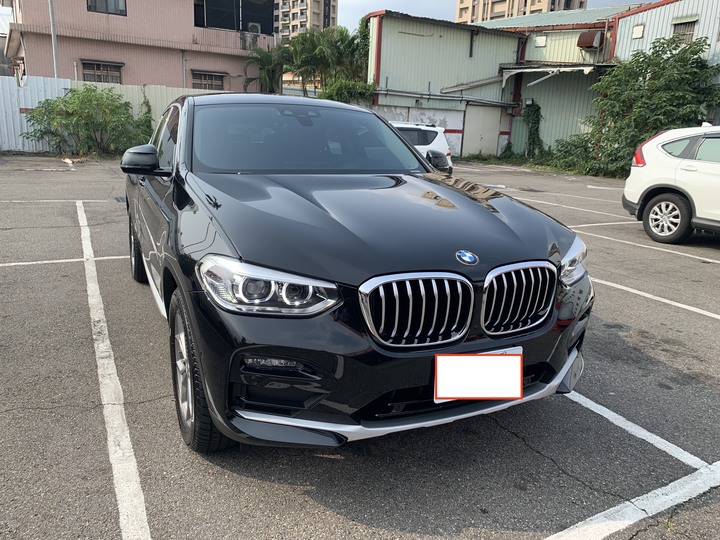 開箱有質感的車 BMW X4