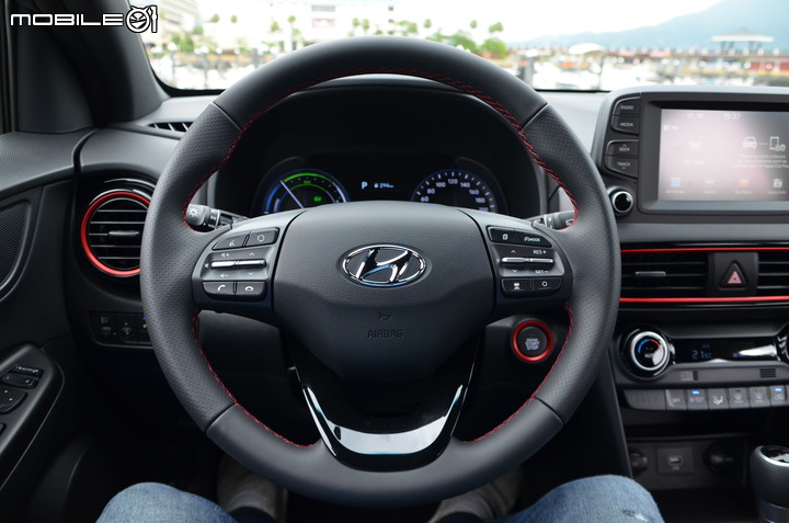 Hyundai Kona Hybrid 試駕,油電休旅新勢力!
