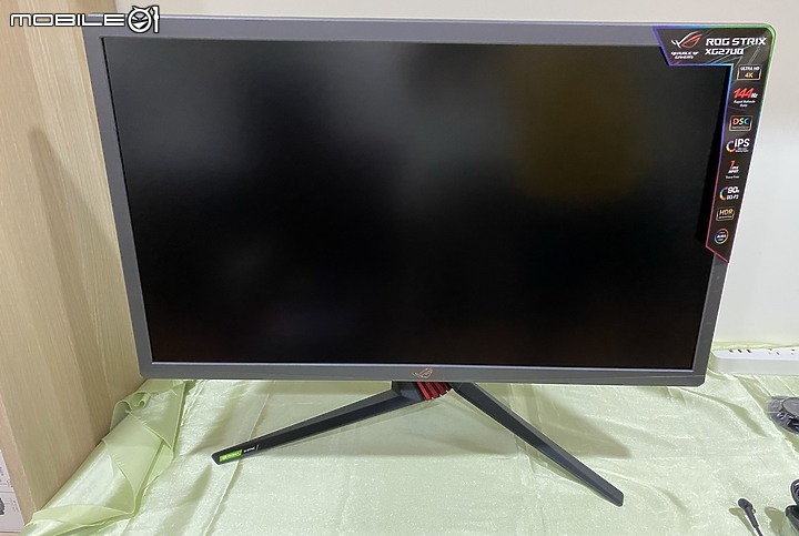 3W 有找 4K144 信仰荷包兼顧 ROG STRIX XG27UQ UHD 開箱