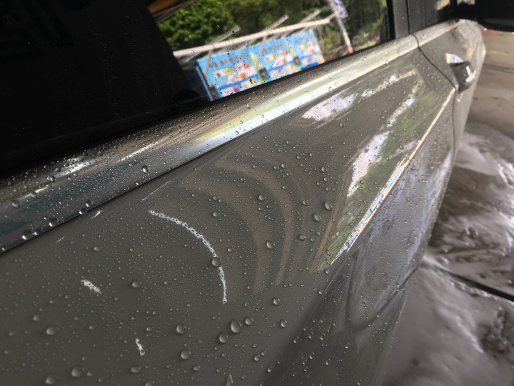 ［BMW 7系列］鍍膜分享 5年的白車鍍完還是一樣亮11