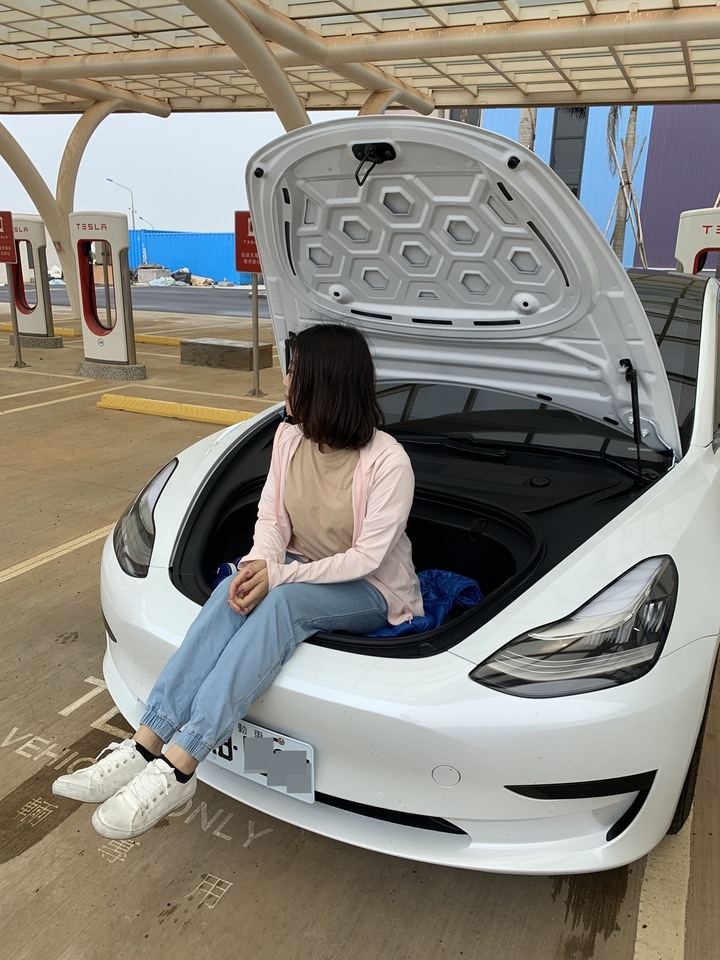 [開箱] 從Mazda 3到Model 3 5000公里用車心得分享