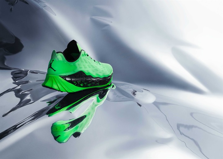 Jordan品牌推出Trunner Ultimate跑步鞋款 辨識度極高的菱格紋結構!
