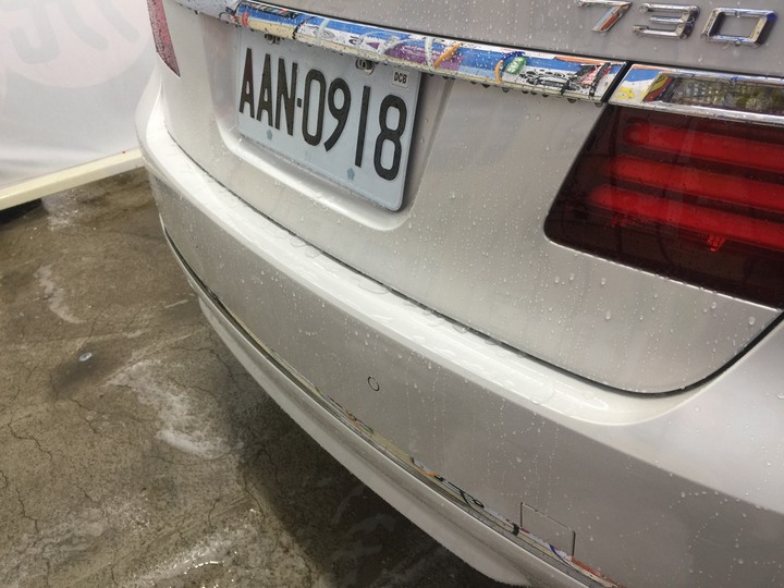［BMW 7系列］鍍膜分享 5年的白車鍍完還是一樣亮11