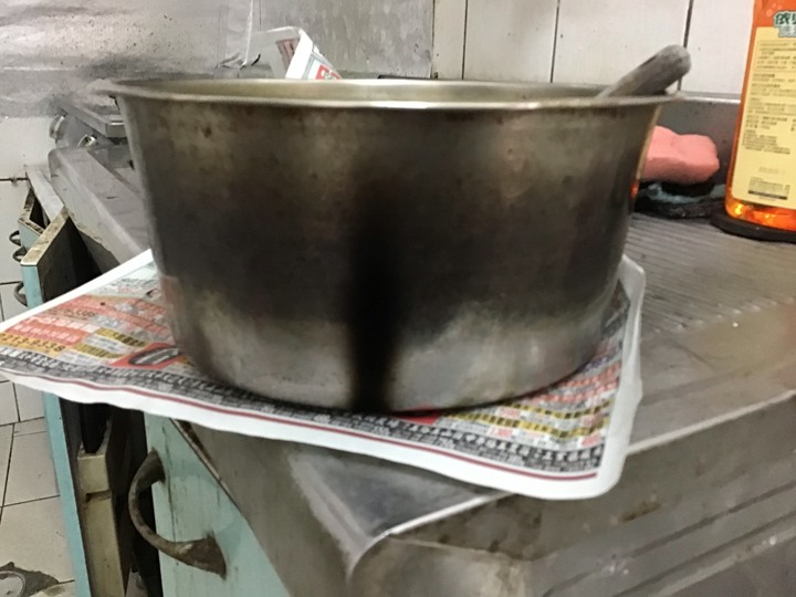 SAKURA櫻花牌瓦斯爐雙內焰爐---超爆爛---兩年不到、兩個內焰爐上下解體， 瓦斯爐火常常點不著、   右邊的內焰爐4年1個月就完全壞掉了---2021年9月消費者分享使用心得文章