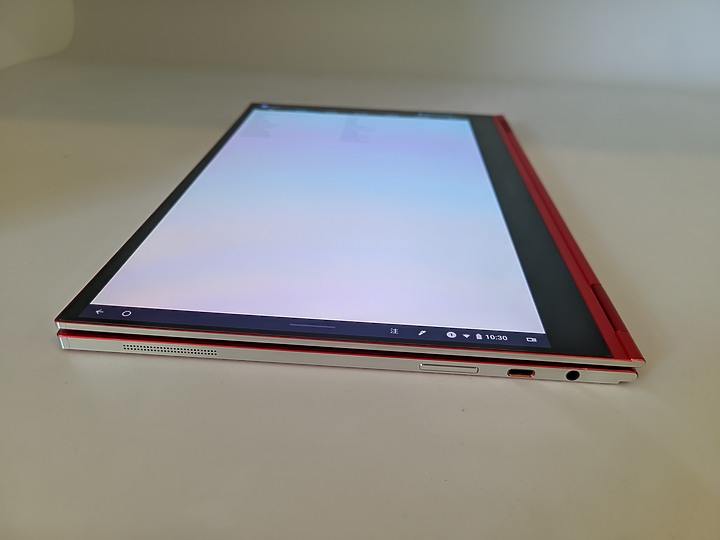 [開箱]三星Galaxy ChromeBook精美紅色機
