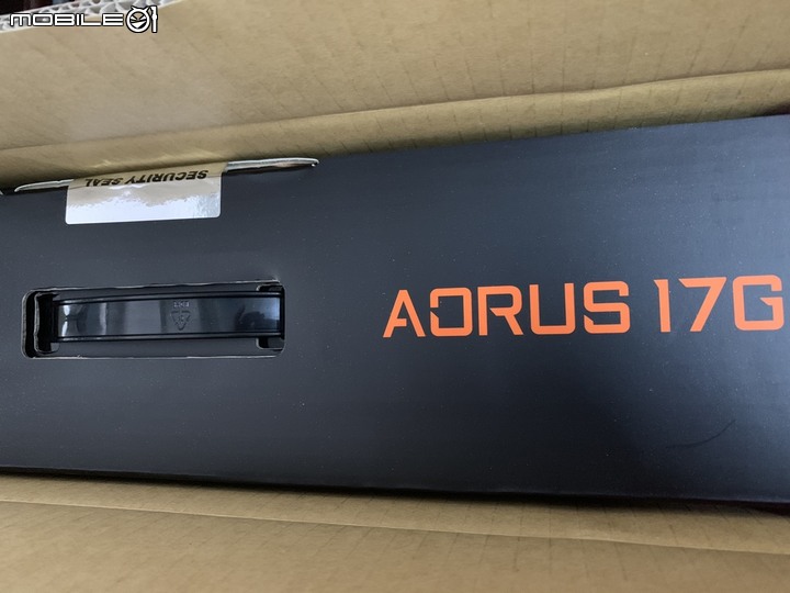 技嘉 AORUS 17G KB 簡易開箱分享