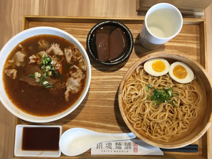 大師兄銷魂麵舖，讓師兄下麵給你吃！