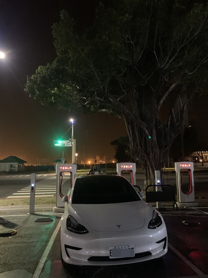 [開箱] 從Mazda 3到Model 3 5000公里用車心得分享