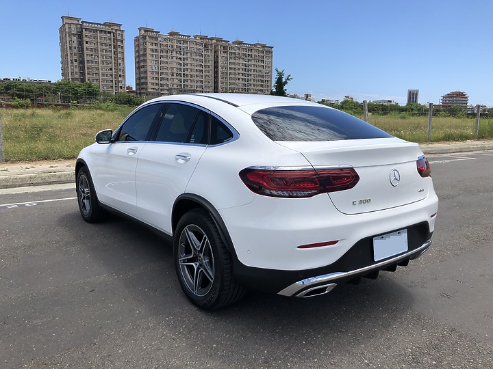 開箱 - GLC 300 COUPE 2020 白