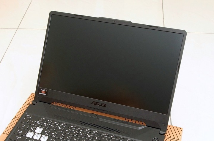 新一代香香機 ASUS TUF GAMING A15 FA506 開箱