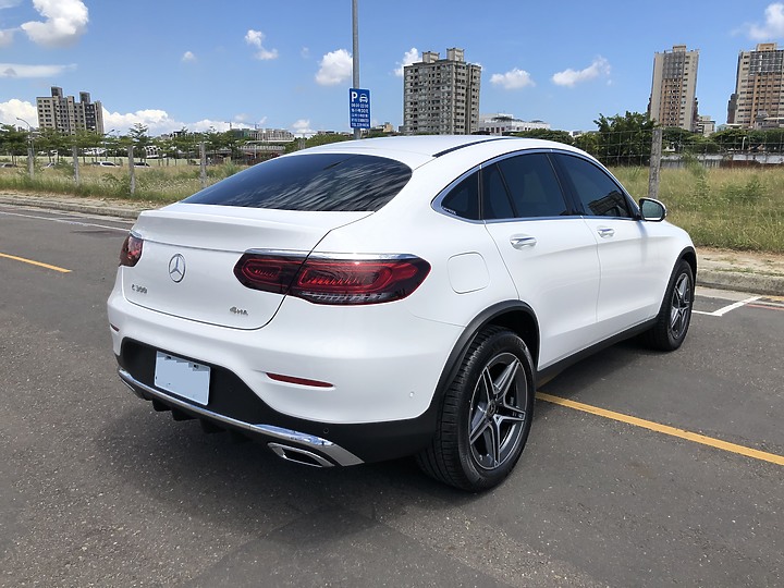 開箱 - GLC 300 COUPE 2020 白