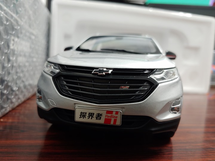 [開箱]1/18 CHEVROLET EQUINOX
