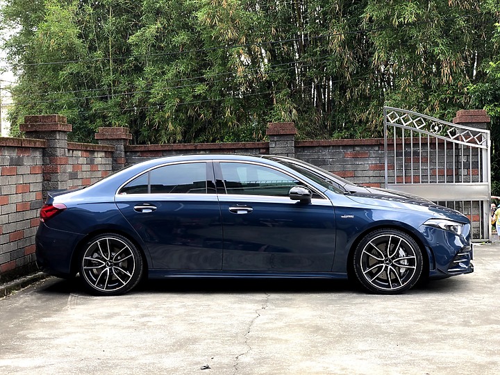 點我看大圖 【開箱 Mercedes-AMG】A35 Sedan 4MATIC 及選配周邊心得分享-更新1萬公里心得