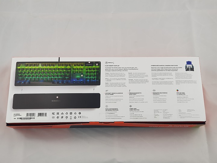 「小亞開箱」Steelseries APEX 5 混和青軸，OLED秀出圖特風格