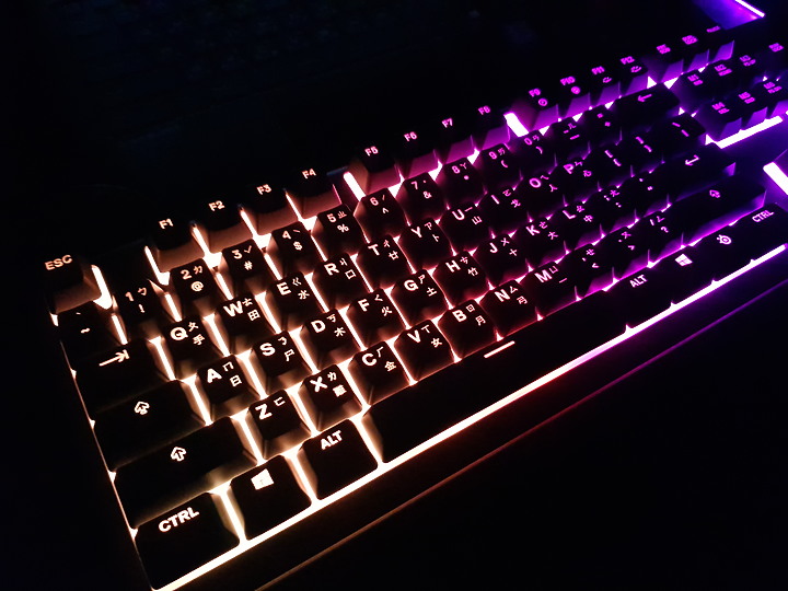 「小亞開箱」 steelseries APEX 3 薄膜式鍵盤 防水靜音，低調秀一波