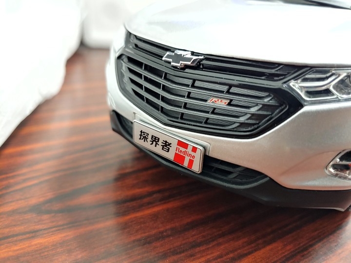 [開箱]1/18 CHEVROLET EQUINOX