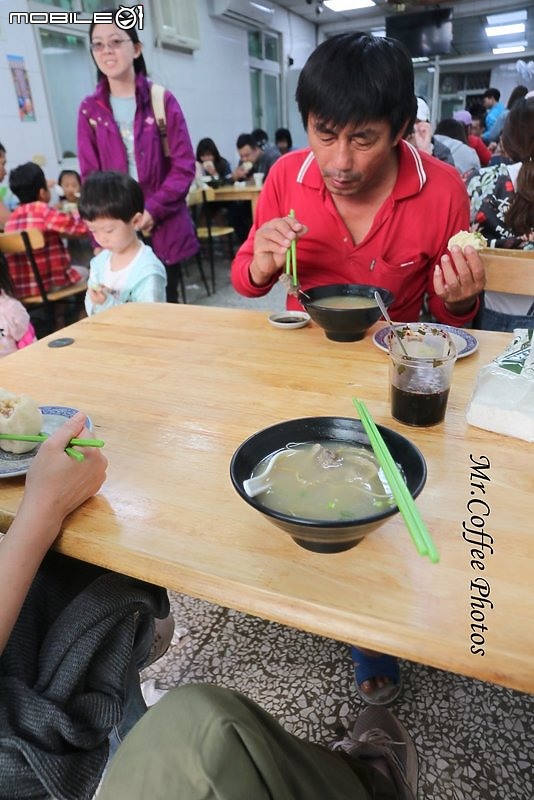 【澎湖三天兩夜】摩西分海散步去外島。早餐來碗牛雜湯、雙色飯團 (6)