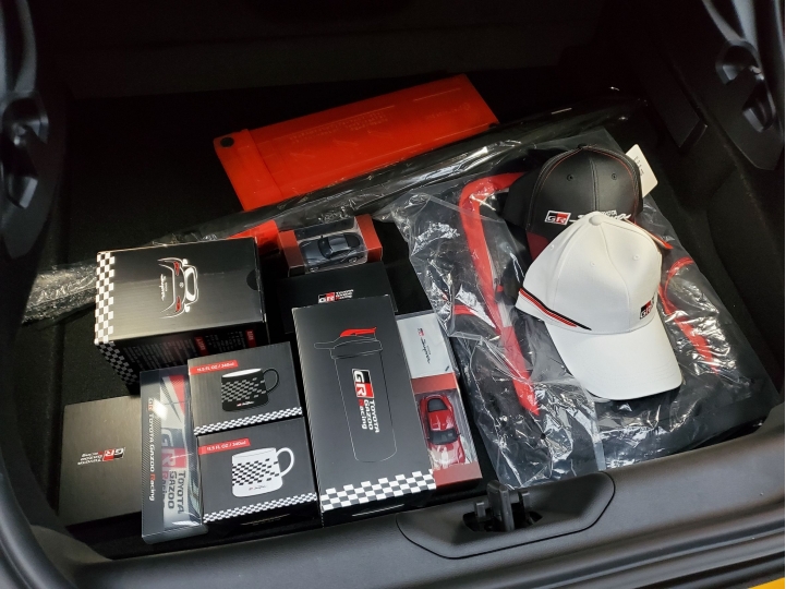 《開箱》等了9個月終於買到supra