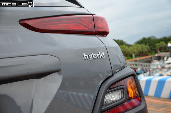 Hyundai Kona Hybrid 試駕,油電休旅新勢力!