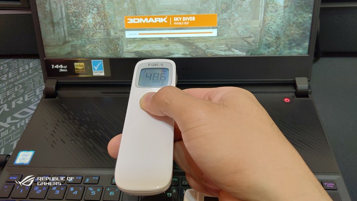 擁有夜間多模式防撞功能筆電包和走到哪玩到哪的輕薄小三筆電最佳的組合~(簡單開箱)