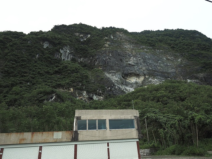 花蓮 富源車站｜拔仔庄常民文化館、大農大富平地森林園區、光復車站、翁游韭菜臭豆腐、廖快菸樓｜大榮國小教師宿舍｜林田警察官吏派出所及舊林田派出所、森山舍咖啡、新城(太魯閣)車站、崇德車站—梅雨季中的花蓮旅行，第四部