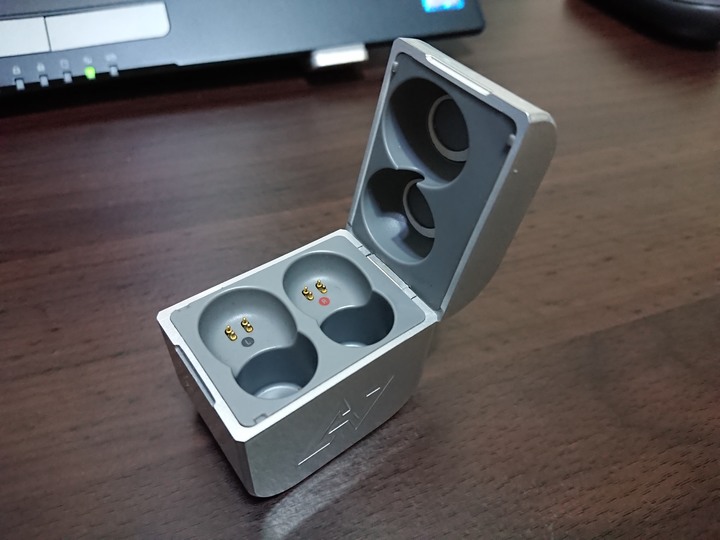 AVIOT TE-D01g藍牙無線耳機使用一年之心得
