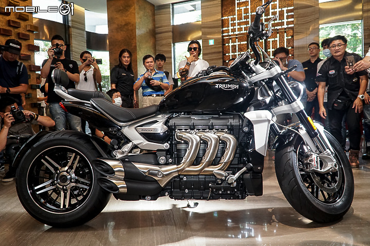 【採訪】傳奇火箭升空！性能巡航 Triumph ROCKET III GT 火箭三號正式飛抵台灣！