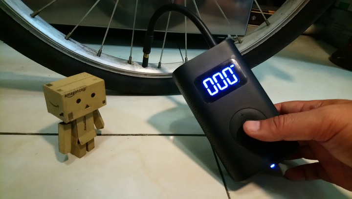 ▲實測小米充氣寶行不行?測試單車/機車/籃球/汽車