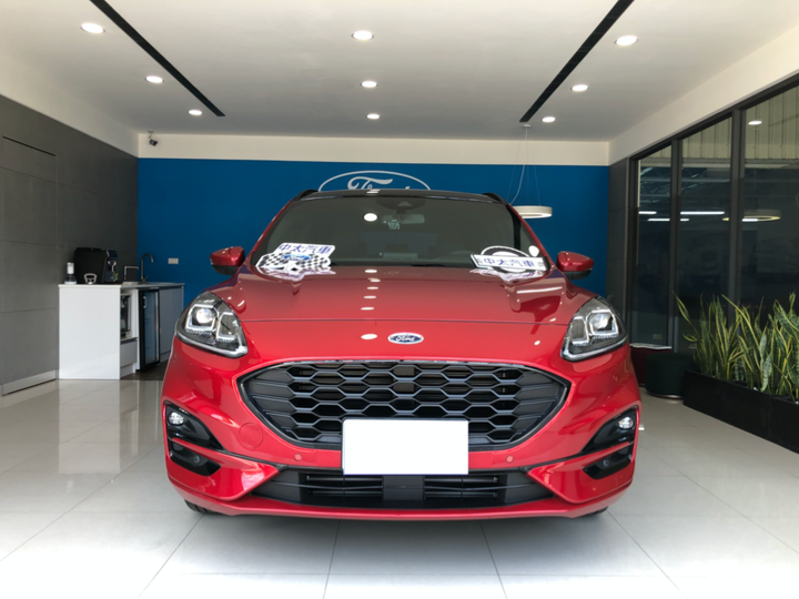 NEW KUGA ST-Line熱騰騰交車囉！
