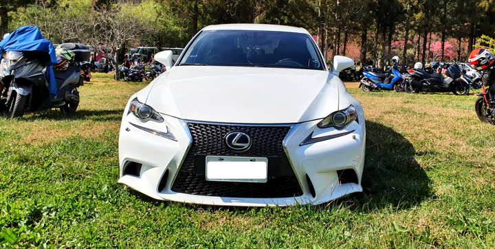 點我看大圖 IS300h車齡五年半里程11萬km,分享IS300h五年十一萬公里車子日常保養及輪胎使用心得,輕度改裝,除車內異音,冷氣異味處理等相關經驗