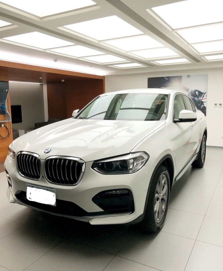 [開箱] BMW X4 G02 (19/20)式 20i 購車心得