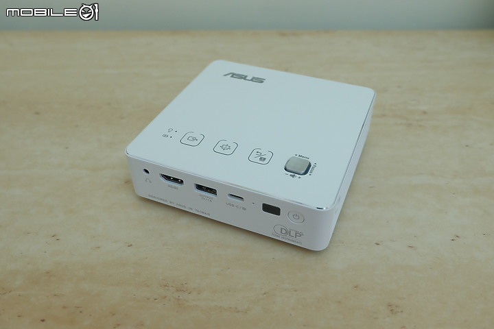 只比手掌大一點的Zenbeam S2投影機、追劇的好幫手分享