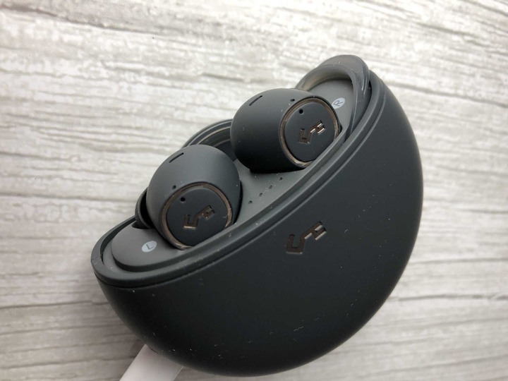 AUKEY Key Series EP-T18NC 音質首選 三頻均衡耐聽,主動降噪續航優!