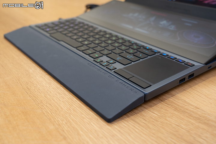 ROG Zephyrus Duo 15 GX550 測試 超頻效能的雙螢幕電競筆電！