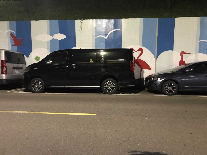 大台車停車超過格子