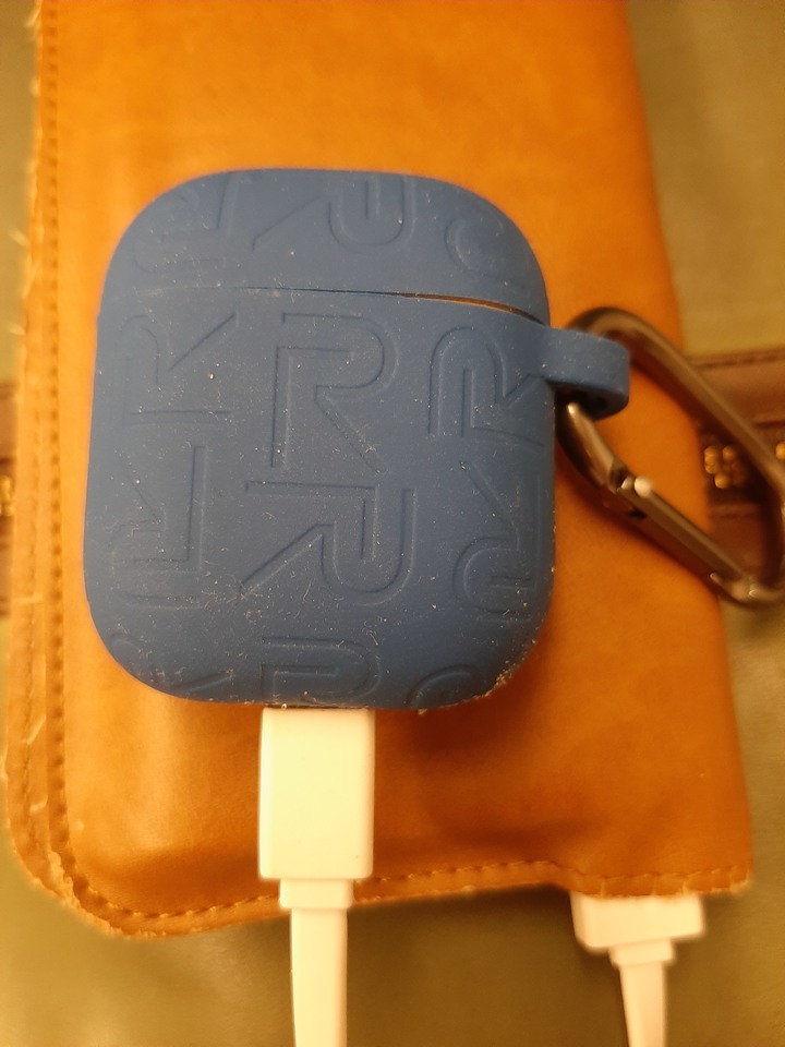realme buds air的續航與原廠皮套