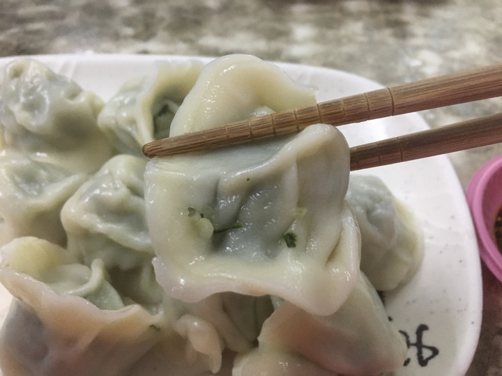 [食記] 家鄉味水餃，台灣少見的美味，薺菜水餃 (台灣台北)