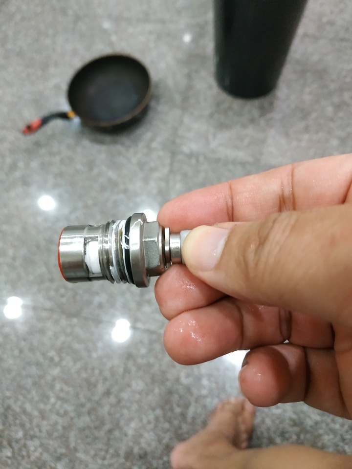 多用水龍頭閥芯更換