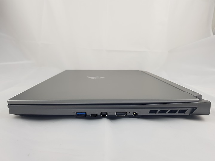 點我看大圖 【小宅開箱】【評測】技嘉 GIGABYTE AORUS 17G XB 又是一台可怕的怪獸