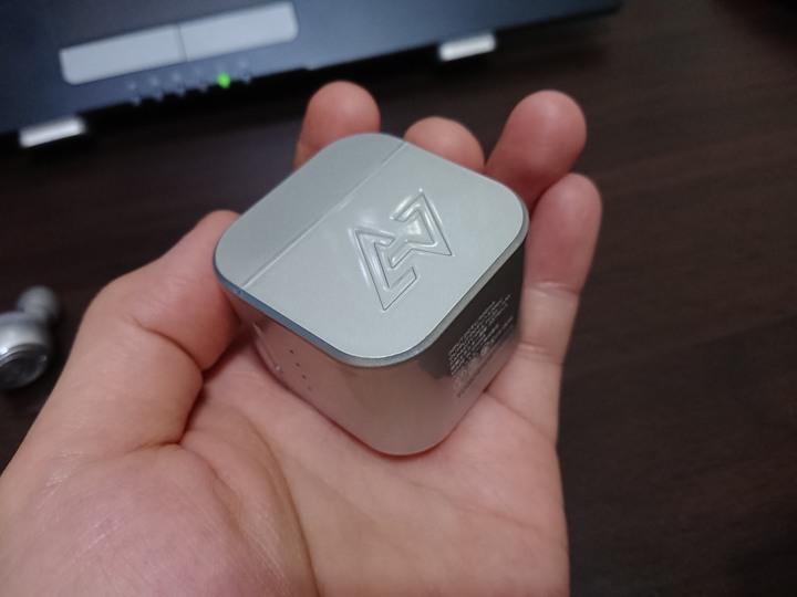 AVIOT TE-D01g藍牙無線耳機使用一年之心得