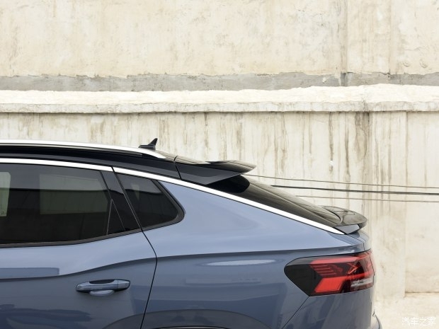 福斯這款Coupe SUV怎麼愈看愈怪？(同集團車型對比)